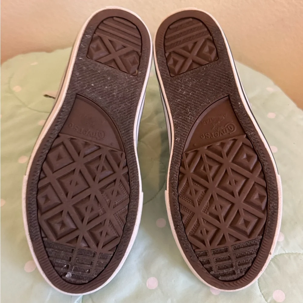 Converse Brown Bear and Trees Pattern Sneakers Kids size 3